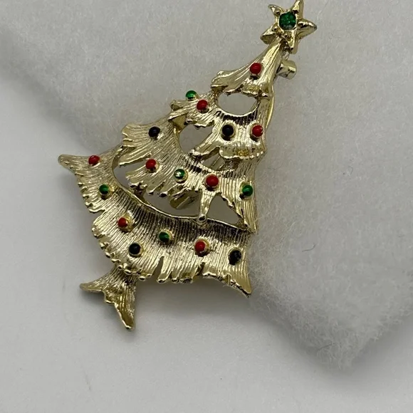 Vintage Gerry's Christmas Tree Pin, Gold Metal Green Red Decorations, Book Piece - Picture 8 of 15